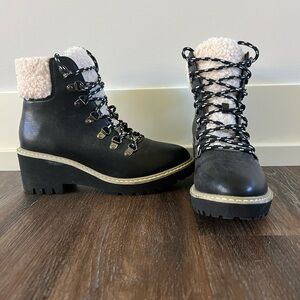 Hey Girl by Corkys Squad Black Smooth Leather Fur Ankle Boots Size 8